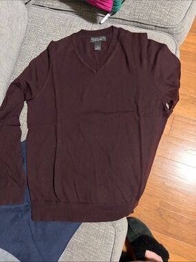 The Men's Store Deep Burgundy V-Neck Sweater NEVER WORN TAGS CUT